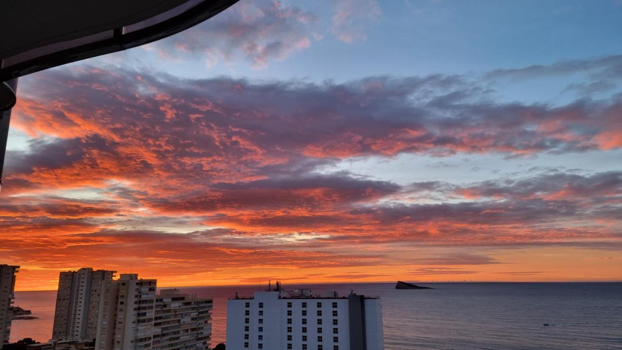דירות Sunset Waves Benidorm Julieta Vistas Al Mar Premium 200 Mt2 Con Jacuzzi En Terraza מראה חיצוני תמונה